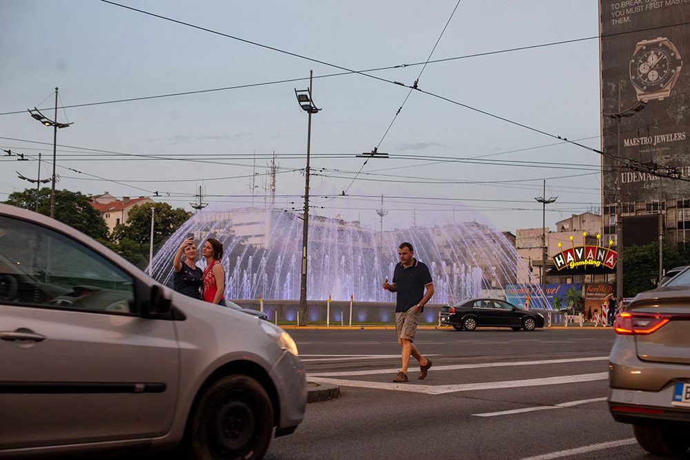 The fountain is 32m in diameter, equipped with 350 water jets and over 400 colour-changing reflectors. Accompanied by five tunes, three popular schlager songs about Belgrade, one of Michael Jackson and one of Luciano Pavarotti. Belgrade, Serbia, June 2017 © Milovan Milenković